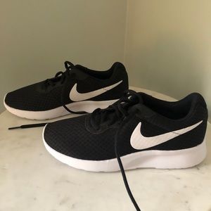 Black Nike. New